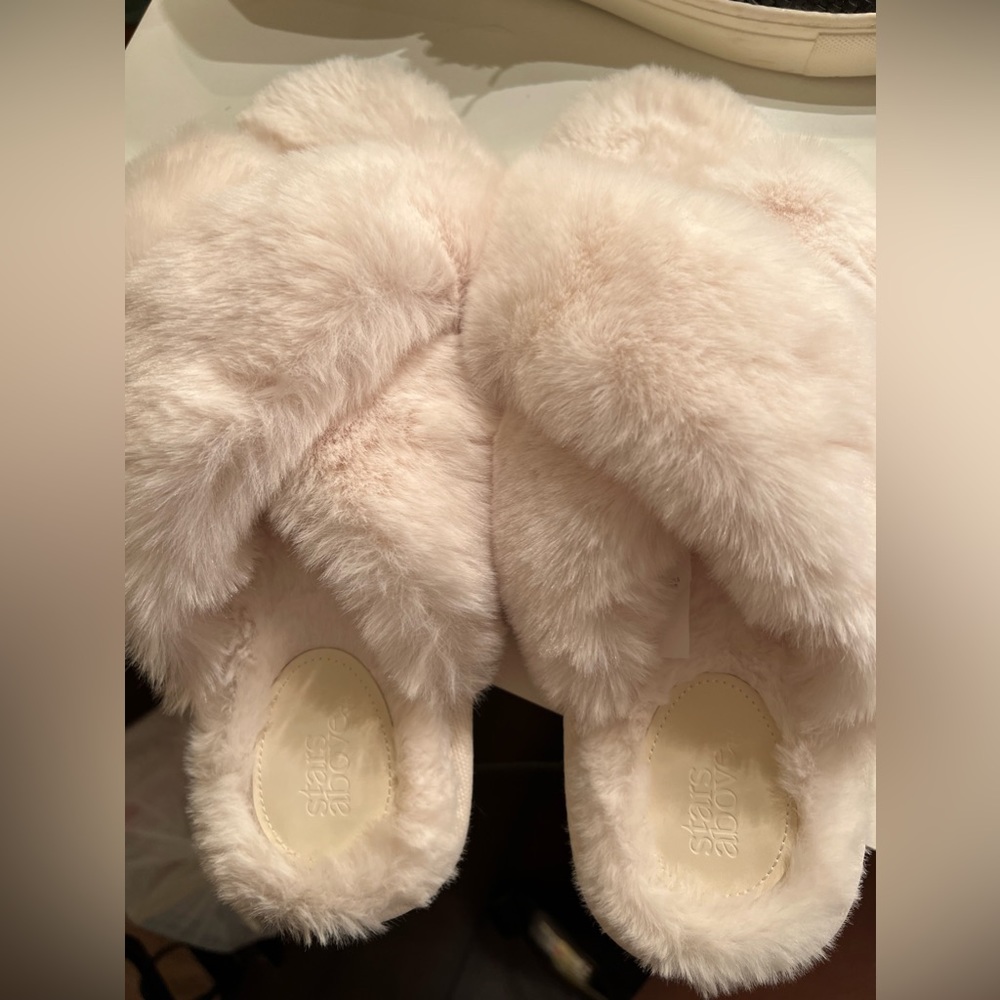 Stars Above slippers size 9/10